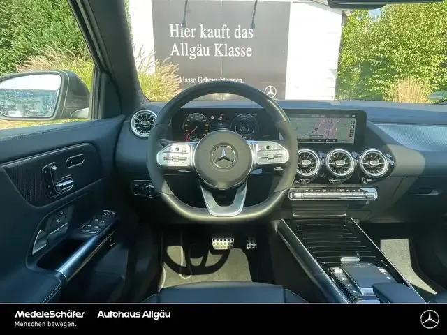 Mercedes-Benz EQA 300