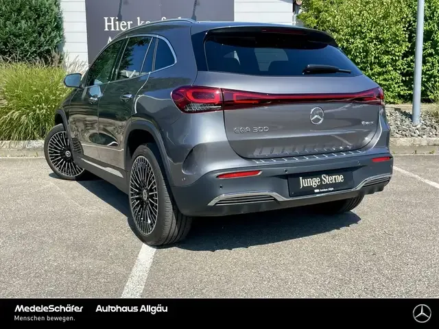 Mercedes-Benz EQA 300
