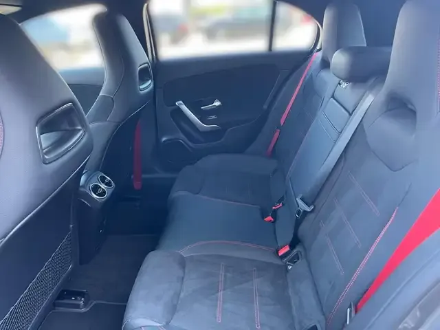 Mercedes-Benz A 35 AMG
