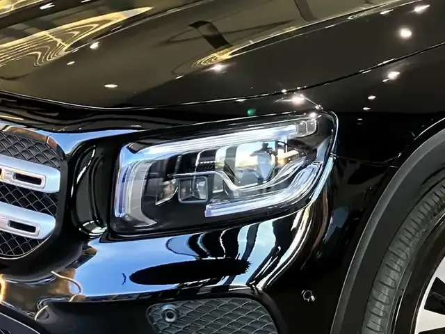 Mercedes-Benz GLB 220