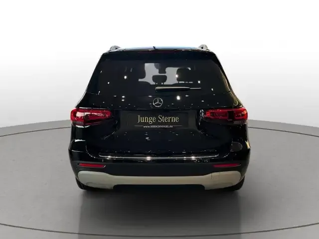 Mercedes-Benz GLB 220