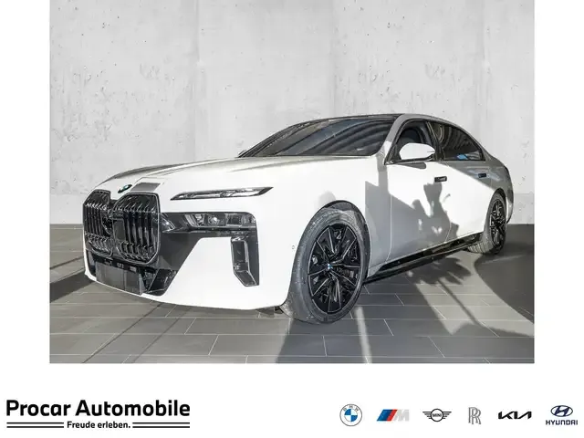BMW i7