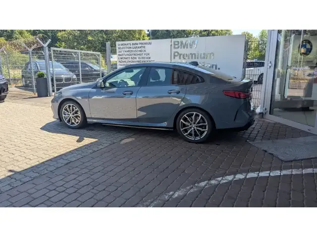 BMW 235