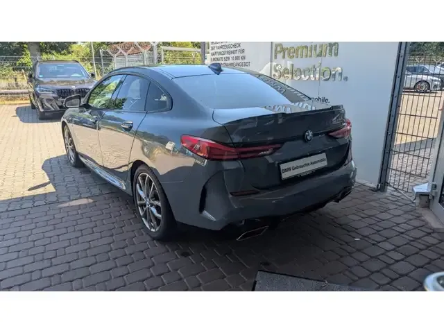 BMW 235