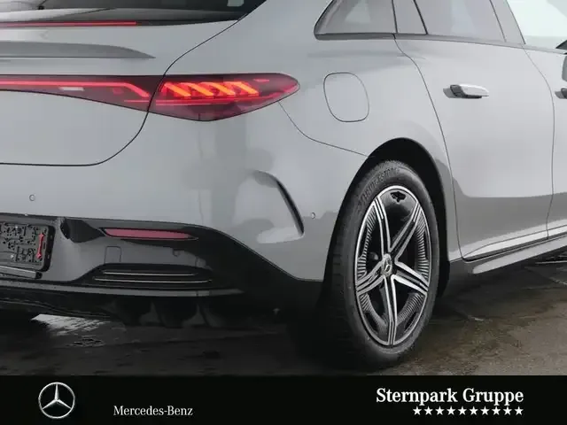 Mercedes-Benz EQE 300