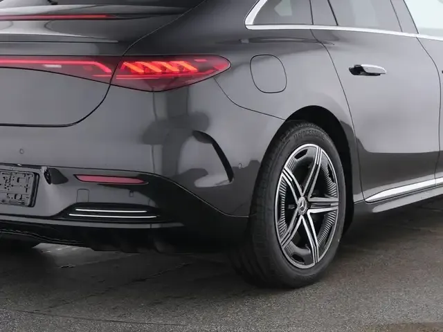 Mercedes-Benz EQE 300