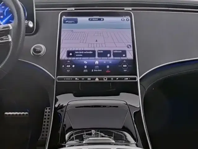 Mercedes-Benz EQE 300