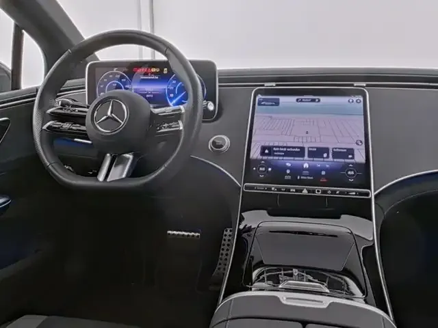 Mercedes-Benz EQE 300