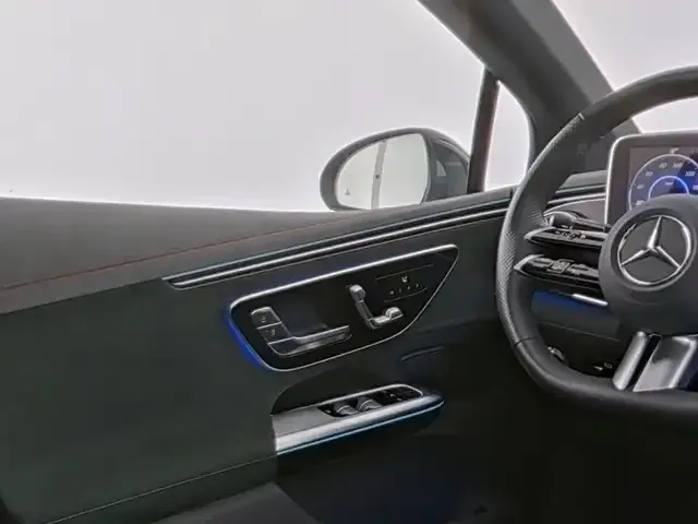 Mercedes-Benz EQE 300