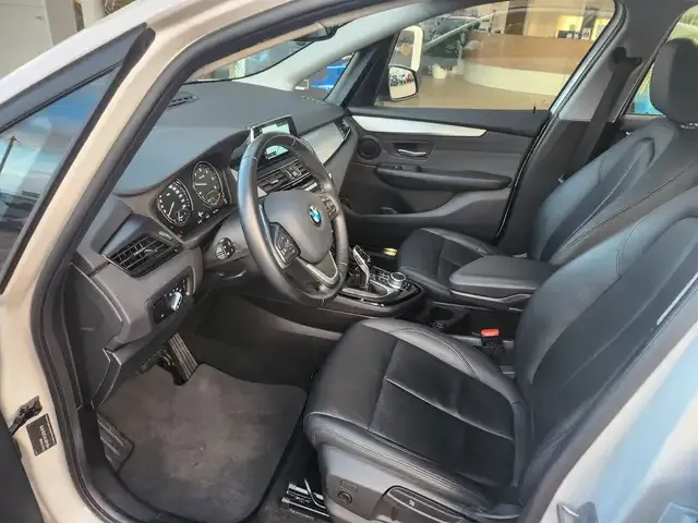BMW 220