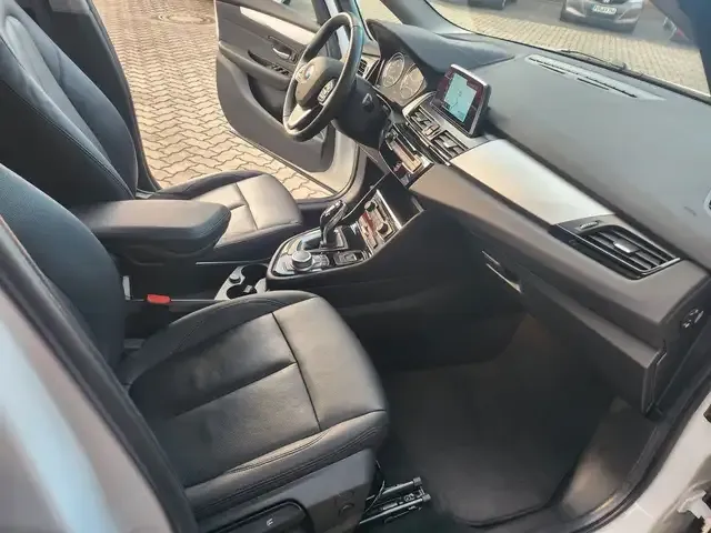 BMW 220