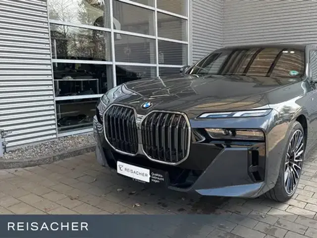 BMW 740