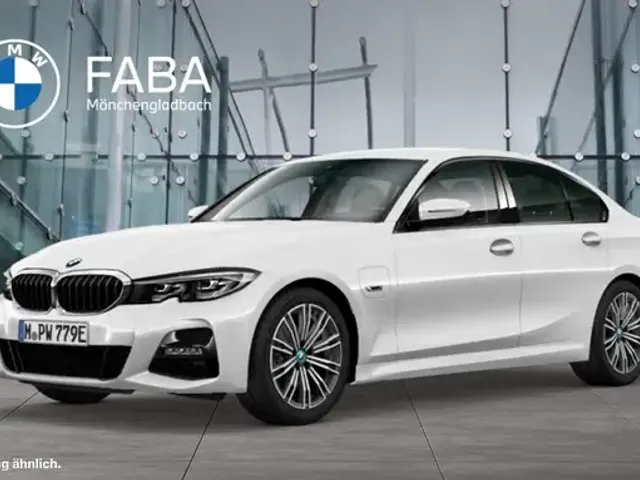 BMW 330