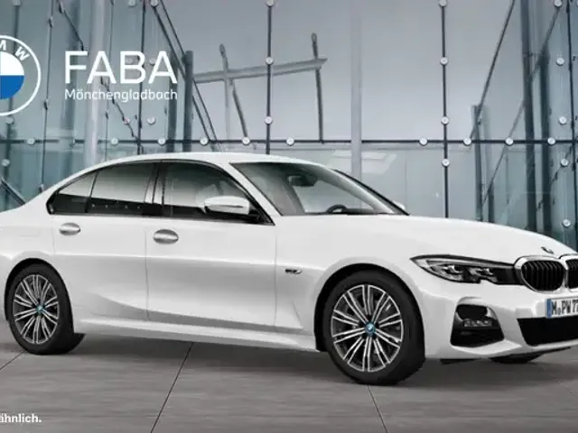 BMW 330