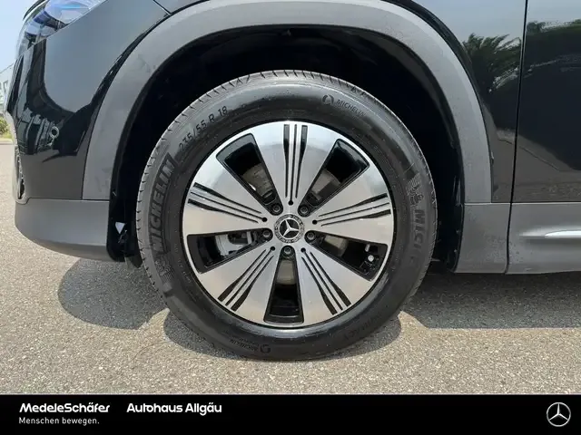 Mercedes-Benz EQB 300