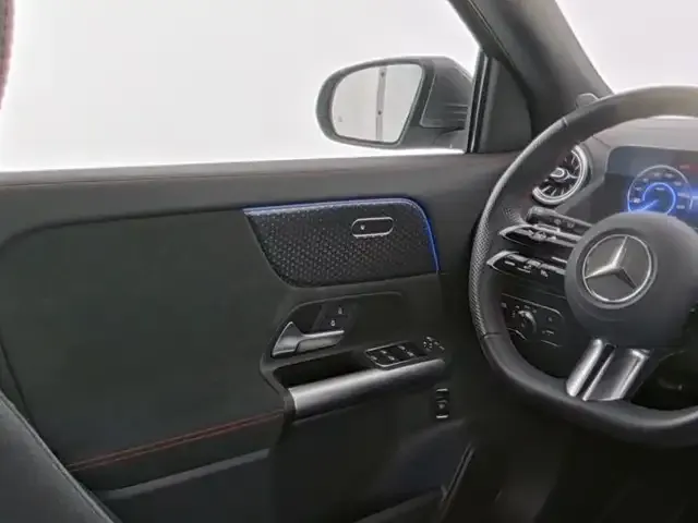 Mercedes-Benz EQA 300