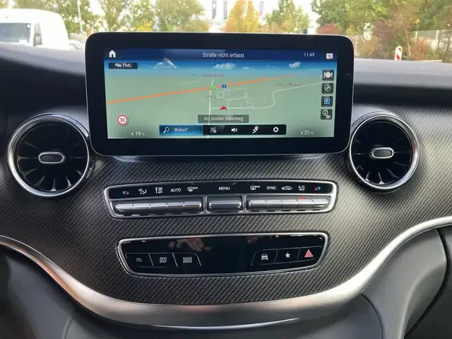 Mercedes-Benz V 220