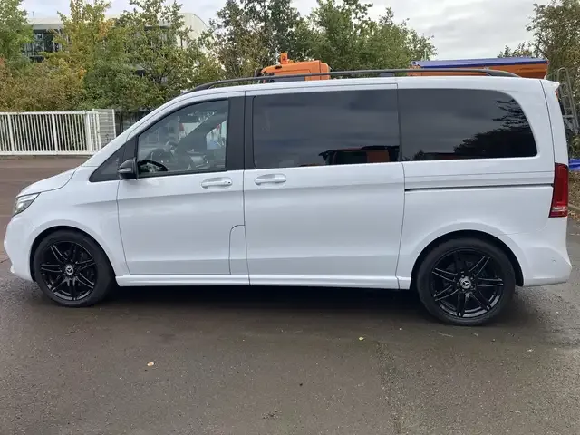 Mercedes-Benz V 220
