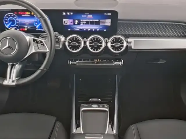 Mercedes-Benz EQB 300