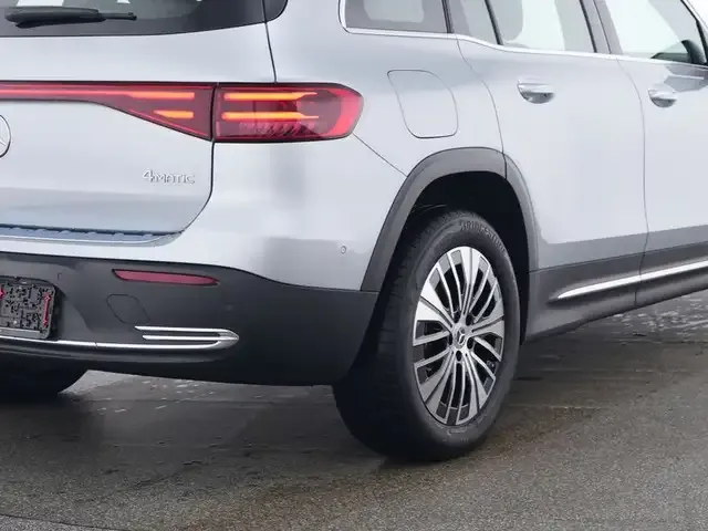 Mercedes-Benz EQB 300