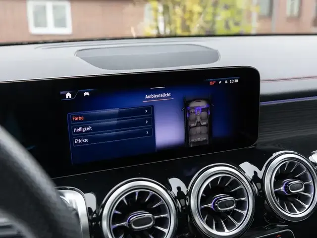 Mercedes-Benz EQB 300