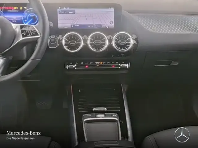 Mercedes-Benz EQA 300