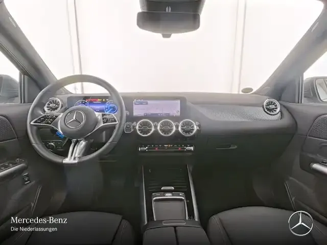 Mercedes-Benz EQA 300
