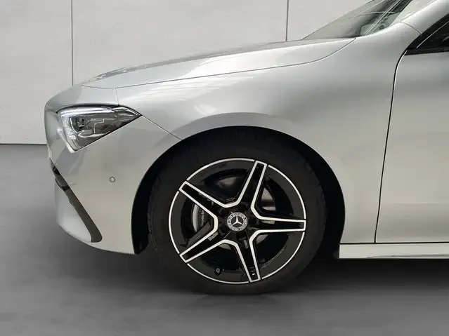 Mercedes-Benz CLA 180