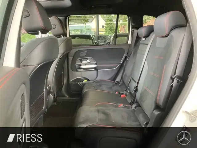 Mercedes-Benz EQB 300