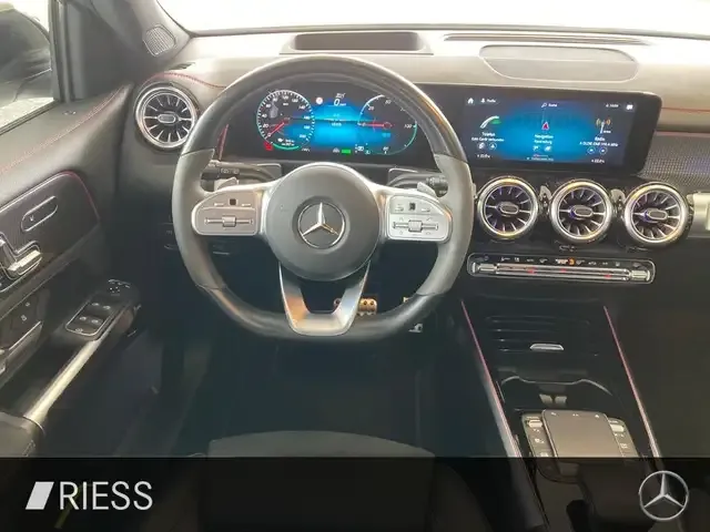 Mercedes-Benz EQB 300