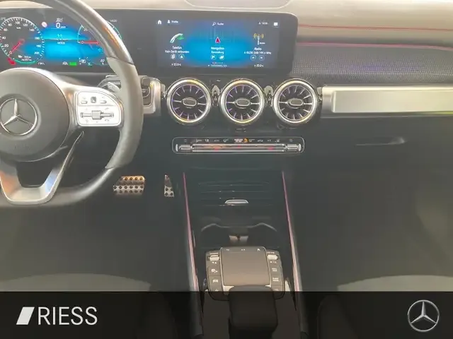Mercedes-Benz EQB 300