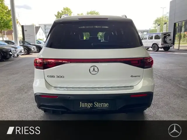 Mercedes-Benz EQB 300