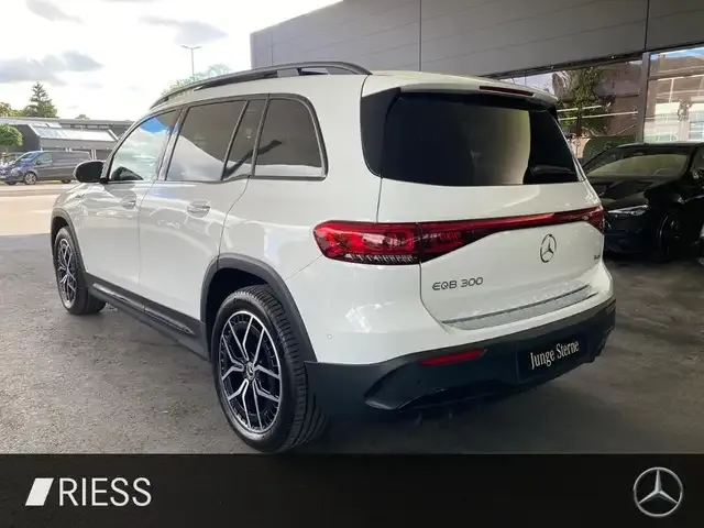 Mercedes-Benz EQB 300