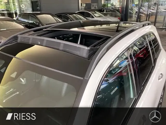 Mercedes-Benz EQB 300