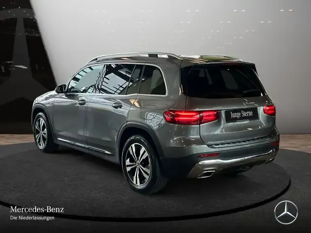 Mercedes-Benz GLB 220