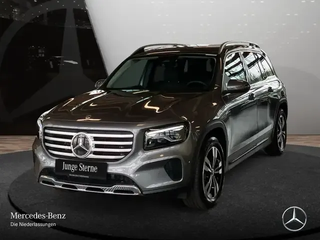 Mercedes-Benz GLB 220