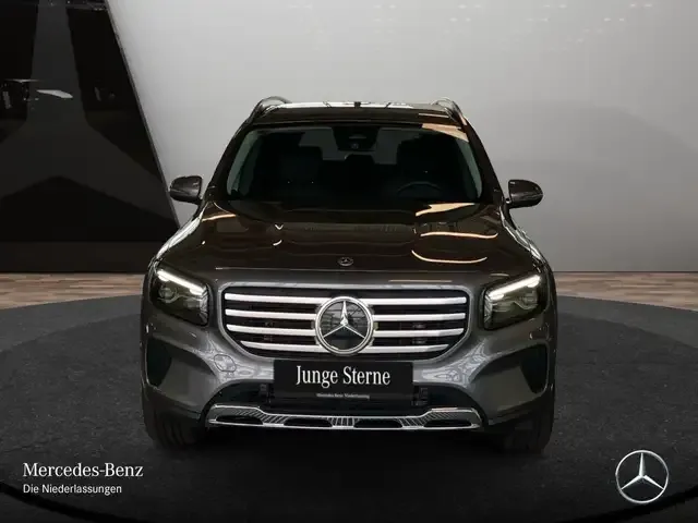 Mercedes-Benz GLB 220