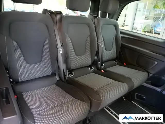 Mercedes-Benz V 220
