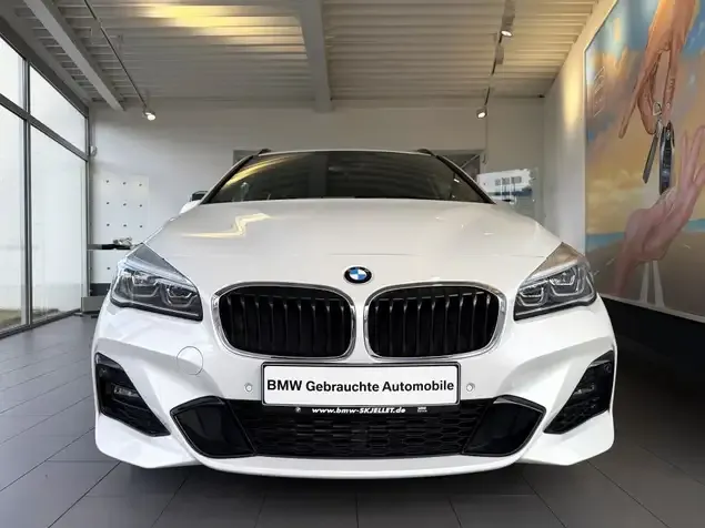 BMW 218