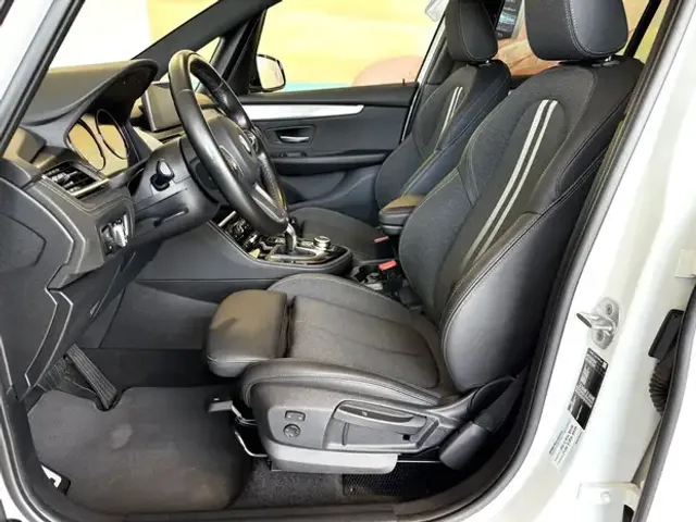BMW 218
