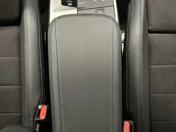BMW 225