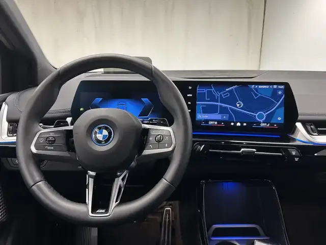 BMW 225