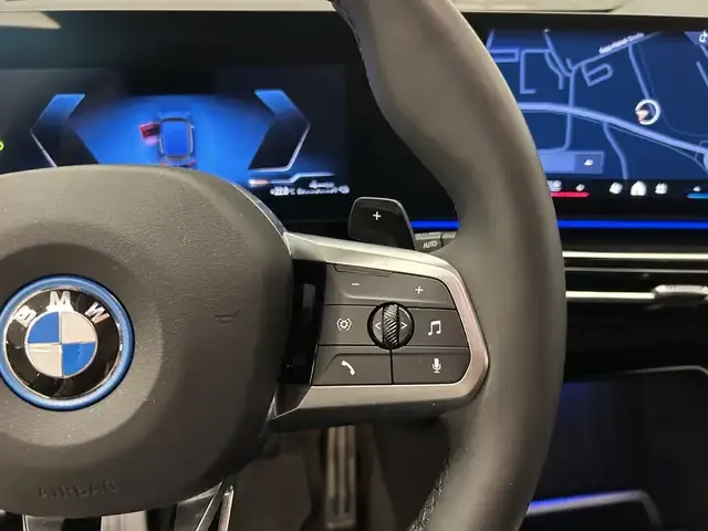 BMW 225