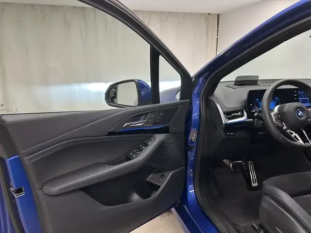 BMW 225