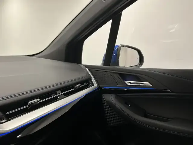 BMW 225