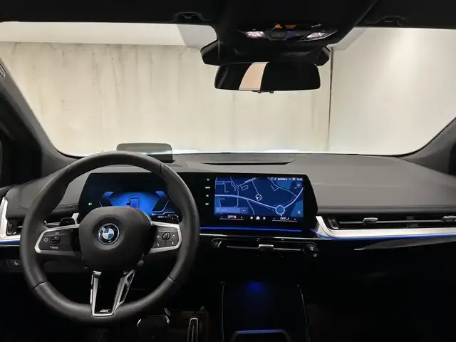BMW 225