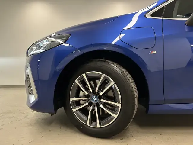 BMW 225
