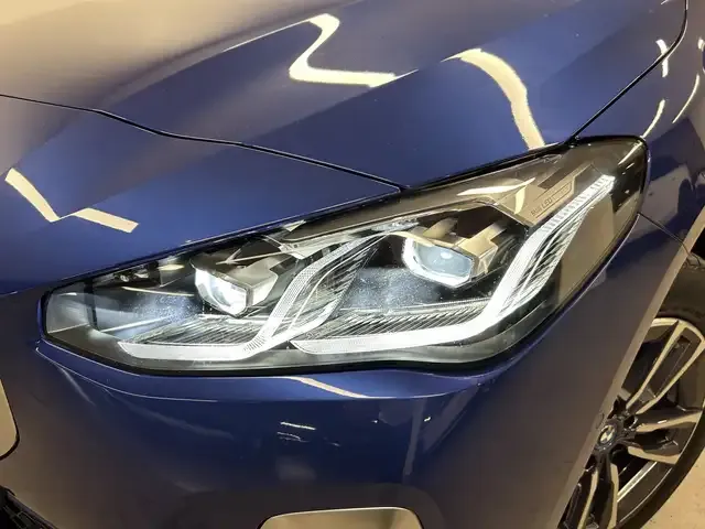 BMW 225