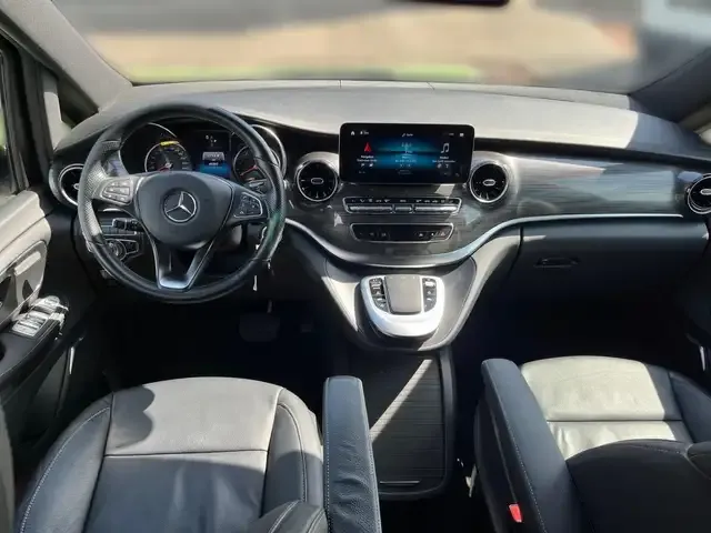 Mercedes-Benz V 250