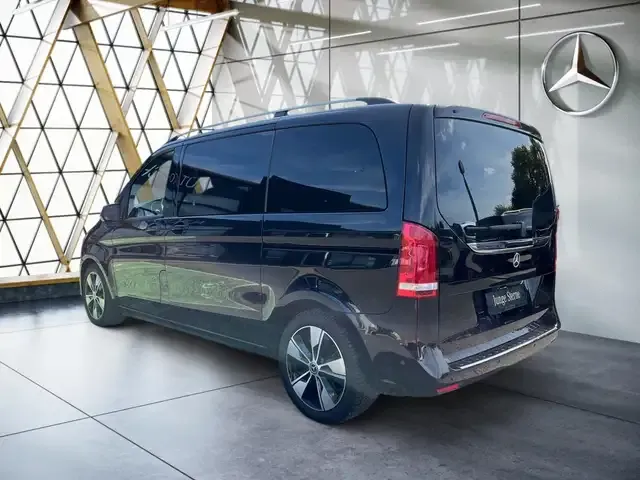 Mercedes-Benz V 250